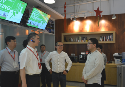 参观照片2.png 参观照片2.png